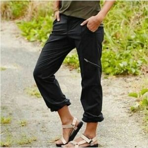 Athleta Palisade Straight Leg Cinch Hem Black Athletic Cargo Pants | 12